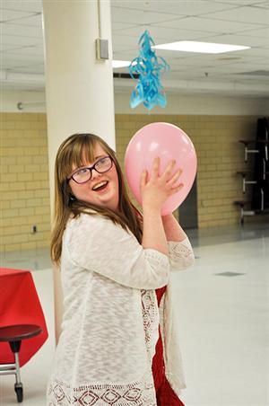 girl with balloon 